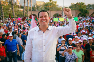 Juan Ángel Flores Bustamante, candidato a diputado federal por el cuarto distrito inicia campaña acompañado de cientos de habitantes